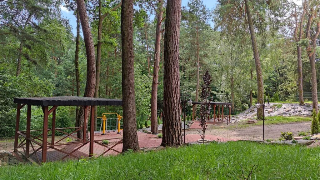 ogród leśny domu opieki Leśna Oaza świętokrzyskie